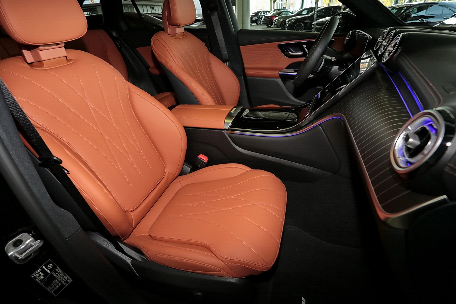 Mercedes GLC 220d 4matic AMG | PREMIUM PLUS | novinka skladem | nový model | předváděcí německé auto ihned | černá Obsidian metalíza | SUV | nákup online | AUTOiBUY.com